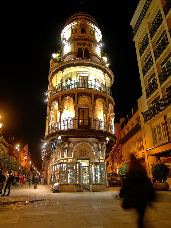Sevilla, Adriatica Building